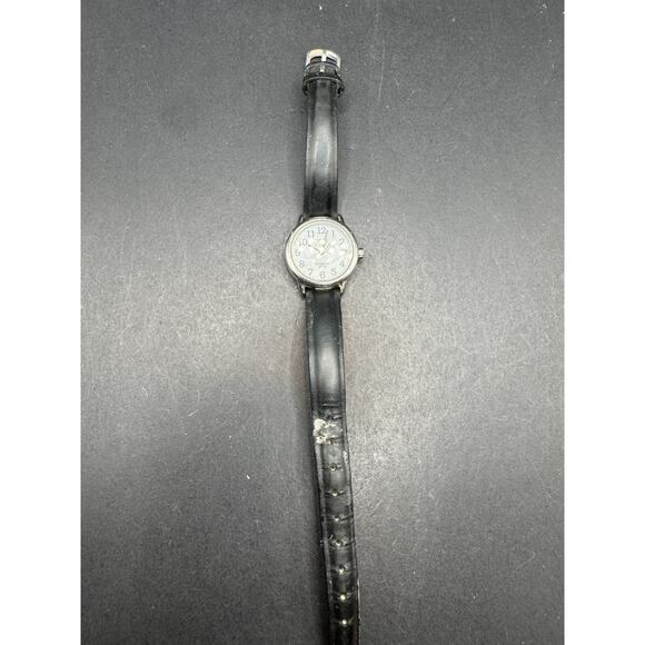 Vintage Timex Indiglo Women's Easy Reader WR 30M Black Strap Date Watch 25mm - Picture 2 of 10